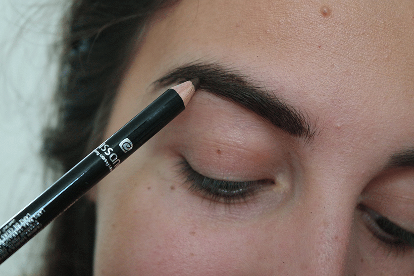 Crayon Sourcils ELISSANCE - Etape 2