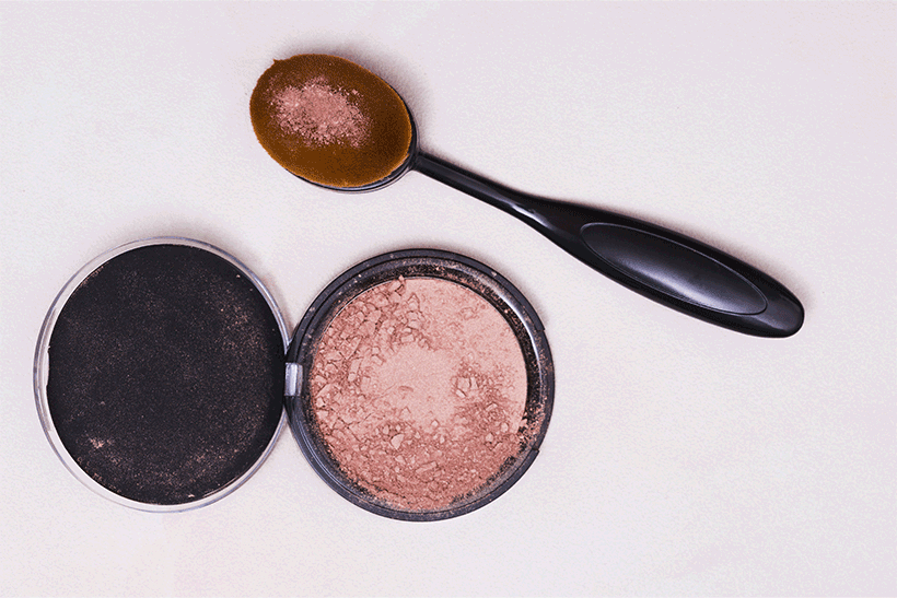 Blush blindness : pourquoi tout le monde abuse du blush ?
