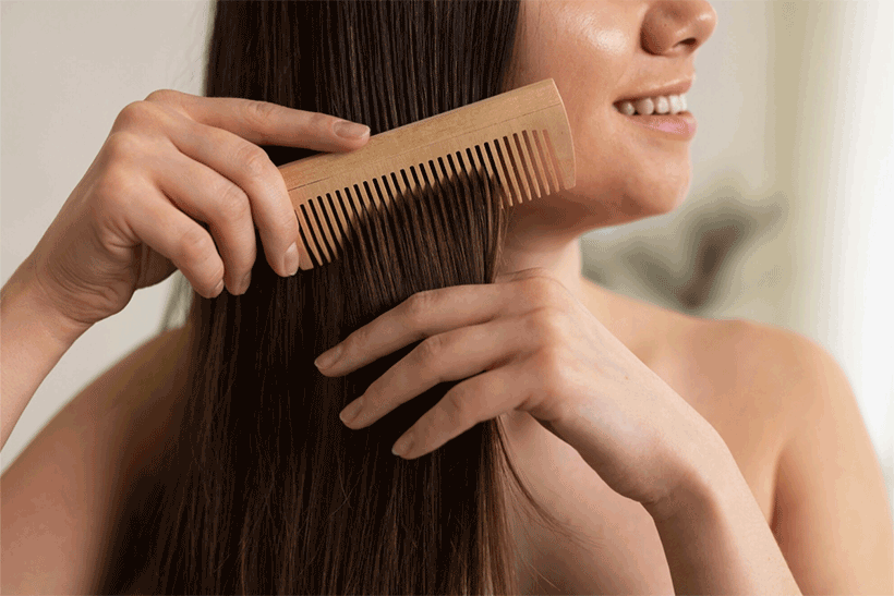 Perte de cheveux chez la femme : causes et solutions naturelles