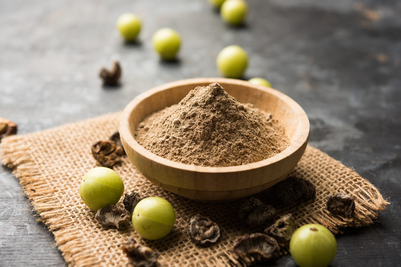 La poudre d’amla : la botte secrète de la beauté indienne