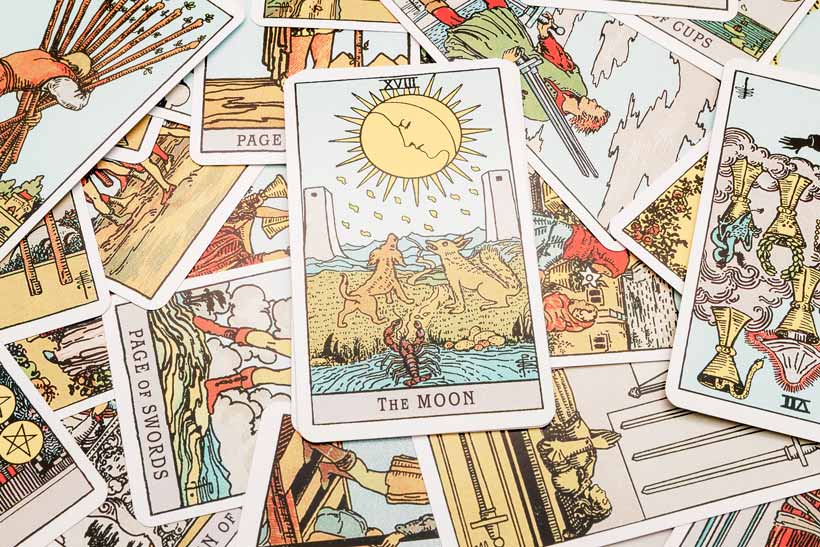 Le tarot : Un outil de développement personnel et de réflexion à explorer ?